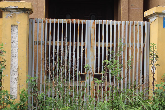 Hoang tàn, lạnh lẽo đến rợn người trong khu đô thị tại thủ đô Hà Nội-13