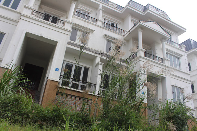 Hoang tàn, lạnh lẽo đến rợn người trong khu đô thị tại thủ đô Hà Nội-14