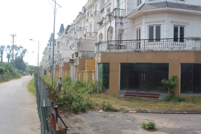 Hoang tàn, lạnh lẽo đến rợn người trong khu đô thị tại thủ đô Hà Nội-16