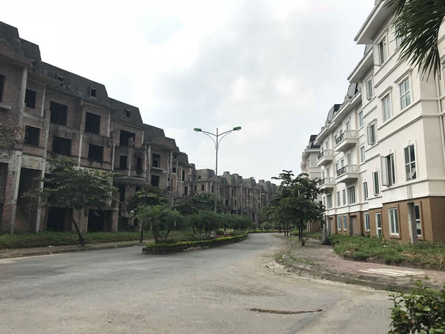 Hoang tàn, lạnh lẽo đến rợn người trong khu đô thị tại thủ đô Hà Nội-17