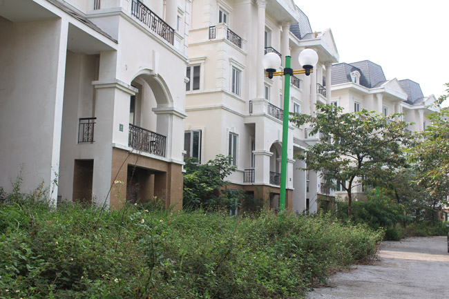 Hoang tàn, lạnh lẽo đến rợn người trong khu đô thị tại thủ đô Hà Nội-20