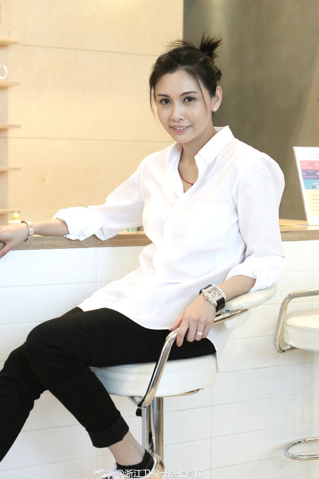 Khâu Thục Trinh: Từ quả bom sex đổi đời nhờ đại gia đến mỹ nhân sống có tình có nghĩa nhất showbiz Hong Kong-10