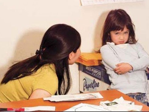 Người mẹ 33 tuổi bị nhồi máu não phải vào viện cấp cứu sau khi… dạy con học bài