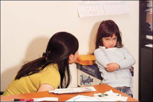 Người mẹ 33 tuổi bị nhồi máu não phải vào viện cấp cứu sau khi… dạy con học bài-2