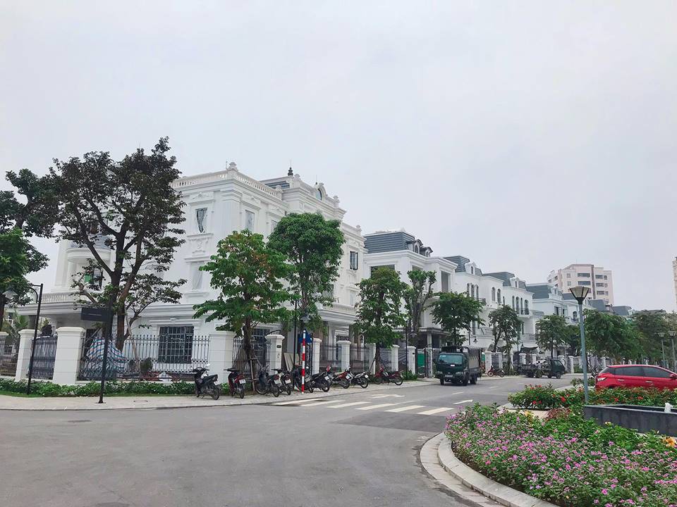 Còn 1 tháng nữa lâm bồn, Hằng Túi mạnh tay chi hơn chục tỷ mua biệt thự sang ở ngoại thành Hà Nội-3