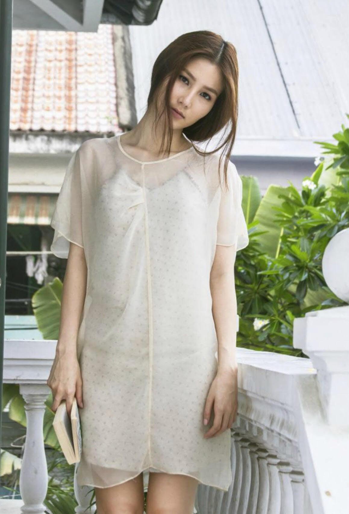 Hiếm ai diện cả đồ ngủ ra phố mà tự tin như Kỳ Duyên, Hoàng Thùy Linh-7