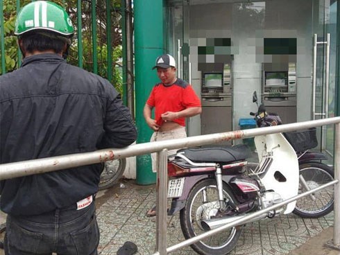 Kẻ dùng ớt trét vào mặt người dân cướp tiền ngay tại trụ ATM khai gì?