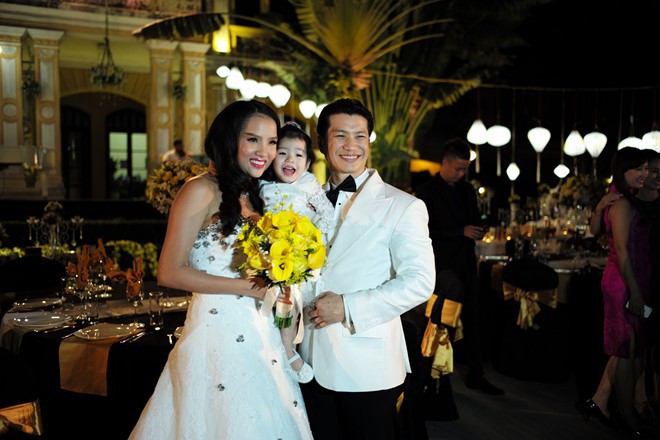 Sinh con trước, kết hôn sau: Trình tự tình yêu quen thuộc của sao Việt-3