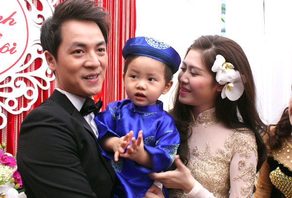 Sinh con trước, kết hôn sau: Trình tự tình yêu quen thuộc của sao Việt-7