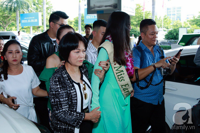 Những hình ảnh đầu tiên của Phương Khánh tại Việt Nam sau 1 tuần đăng quang HH Trái đất: Không vương miện, không siêu xe-13