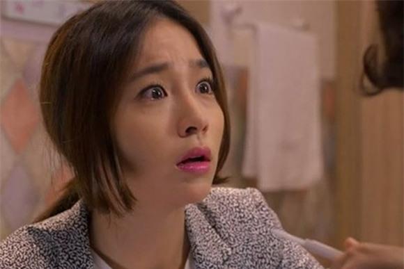 Trốn trong tủ quần áo định làm chồng bất ngờ, cảnh tượng trước mắt khiến tôi choáng váng-2