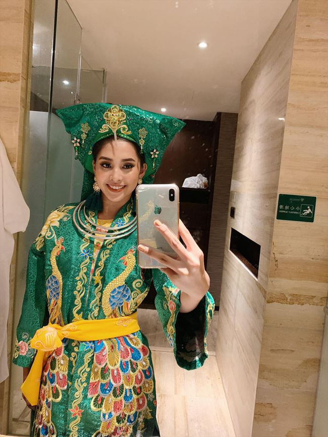 Không còn úp mở, Tiểu Vy công khai cận cảnh trang phục Cô Đôi Thượng Ngàn mang đến trình diễn tại Miss World 2018-3