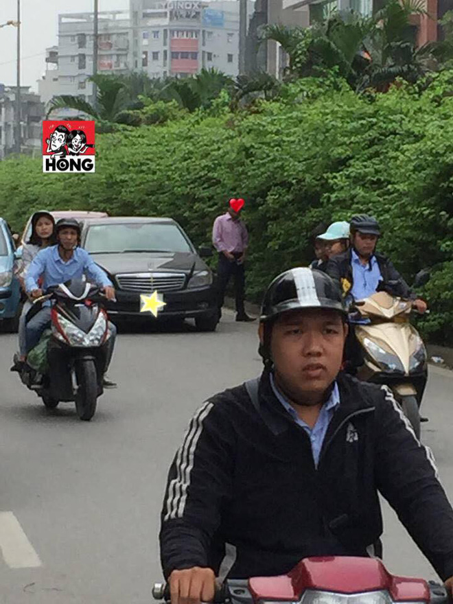 Người đàn ông đi xe sang, dừng giữa đường giải quyết nỗi buồn khiến nhiều người ngán ngẩm-1