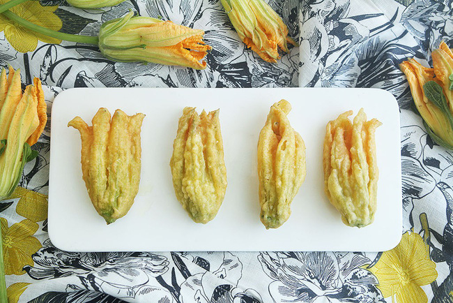 2 món ngon dễ làm từ hoa bí cho bữa tối thêm phong phú-1