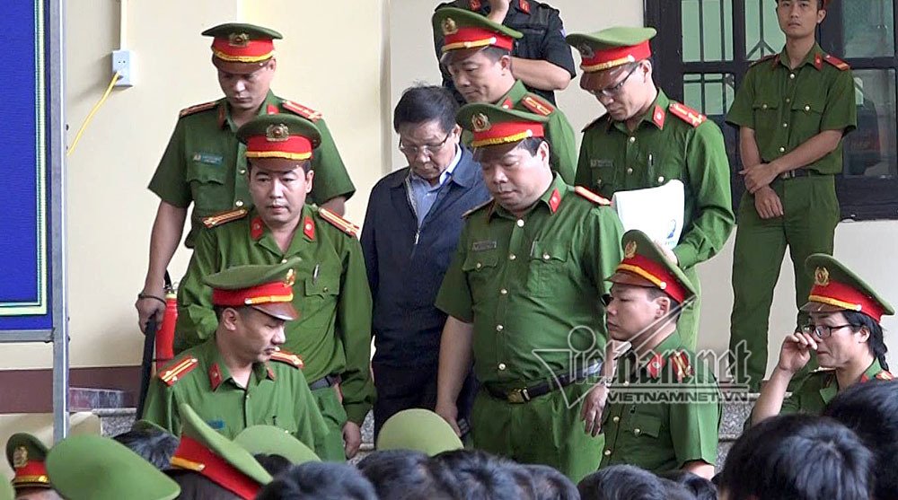 Xử vụ Phan Văn Vĩnh: Bộ tứ quyền lực khai báo căn cước-15