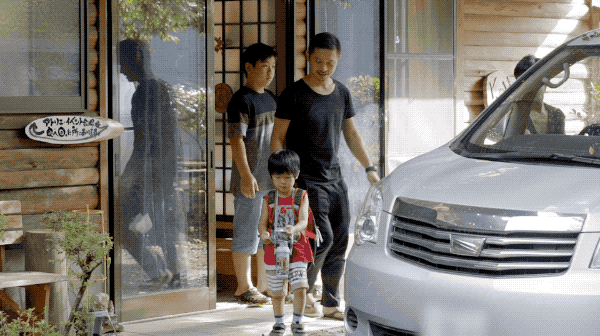 Ngôi nhà yên bình ẩn mình bên núi luôn rộn ràng tiếng cười của người chồng lấy hai vợ và có 6 đứa con ở Nhật-3