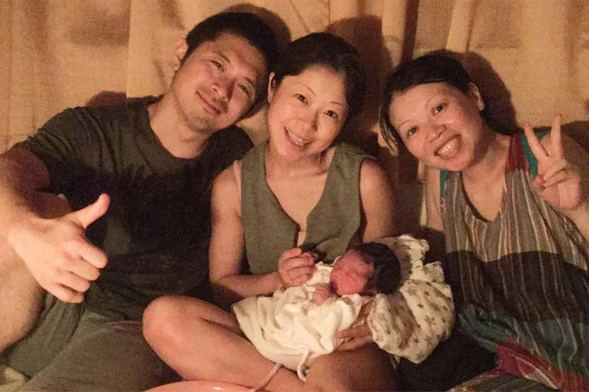 Ngôi nhà yên bình ẩn mình bên núi luôn rộn ràng tiếng cười của người chồng lấy hai vợ và có 6 đứa con ở Nhật-8