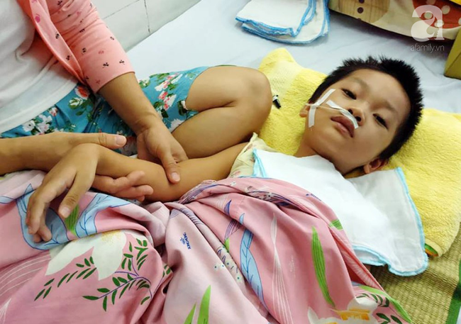 Bé gái 5 tuổi bị viêm màng não tự miễn sau cơn co giật, hơn 1 tháng không thể ngủ và liên tục la hét-3