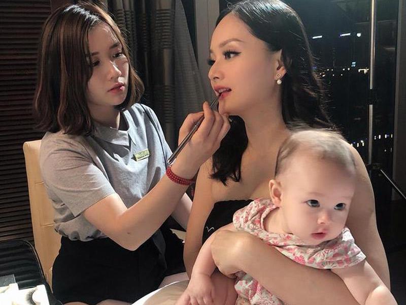 Những bức hình cười toe toét, yêu không cưỡng được của con gái diễn viên Lan Phương-5