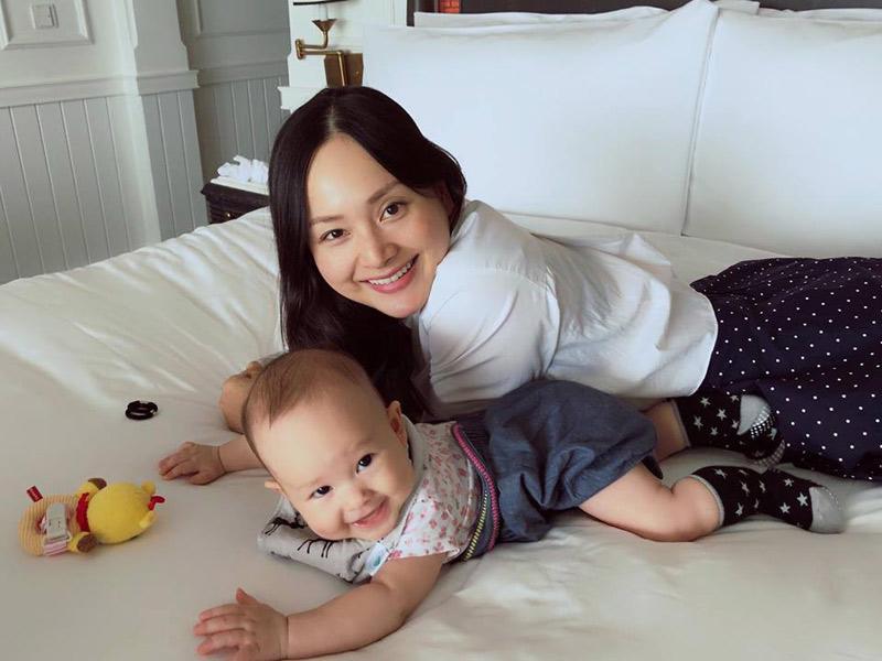 Những bức hình cười toe toét, yêu không cưỡng được của con gái diễn viên Lan Phương-12