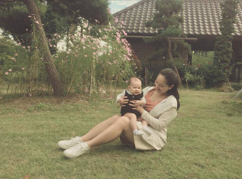 Những bức hình cười toe toét, yêu không cưỡng được của con gái diễn viên Lan Phương-15