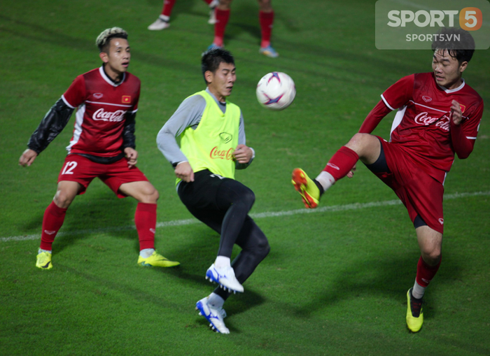 Ngày Quốc tế độc thân 11/11: Soi kỹ buổi tập của những người cô đơn nhất tuyển Việt Nam-11