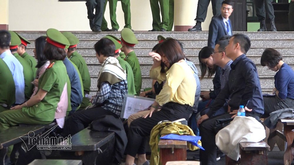 Xử vụ Phan Văn Vĩnh: Bộ tứ quyền lực khai báo căn cước-9