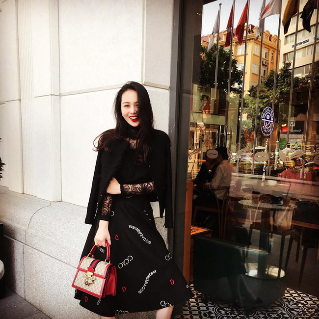 Loạt mẹ bỉm sửa lên đồ cực chất, có khi giới trẻ bây giờ còn phải... chạy dài-9