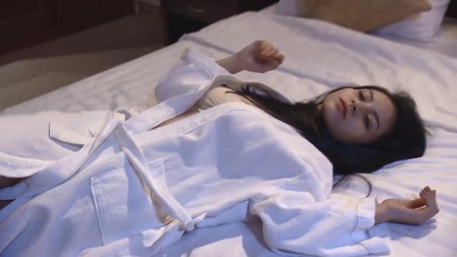 Vẻ đẹp nóng bỏng của nữ sinh đẩy em gái Lan cave Quỳnh búp bê vào con đường bán dâm-4