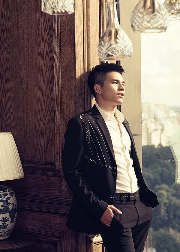 Quốc Thiên tự tin khoe vẻ đẹp chuẩn soái ca” bên Đàm Vĩnh Hưng, Lê Hiếu-7