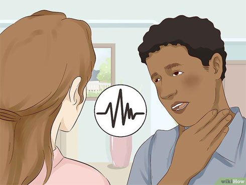 U tuyến giáp khổng lồ khiến cụ bà khó thở suýt chết, phải nhập viện cấp cứu-2