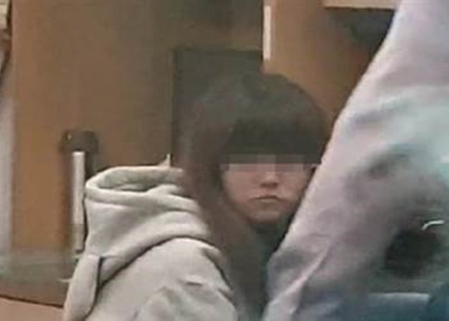 Bé trai 2 tuổi chỉ nặng 6kg bị bỏ đói đến chết trong nhà vệ sinh, bà mẹ trẻ lập tức bị bắt giữ vì sự thật gây phẫn nộ-3