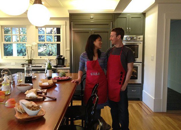 Thì ra đây là bí quyết của cô vợ kém xinh nhưng khiến ông trùm tỷ phú facebook vừa si mê, vừa nhất nhất ngoan ngoãn nghe lời-2