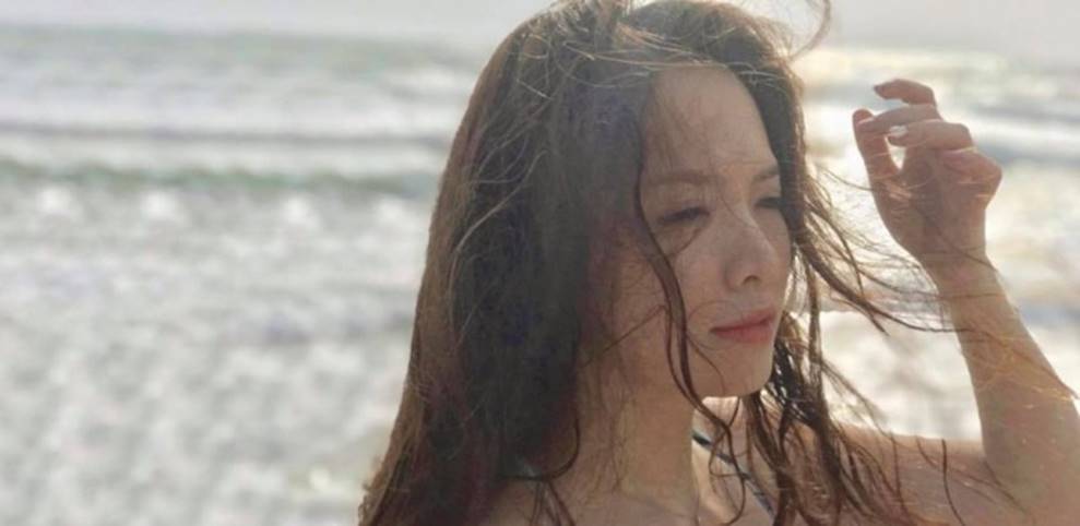 Loạt khoảnh khắc đời thường hạnh phúc của Đan Lê và gia đình trên biển-10