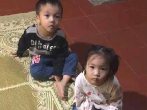 Mẹ trẻ bỏ lại 2 bé nhỏ tại chùa cùng lá thư: 