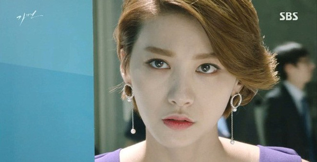 Bạn thân chuyển nhà, vợ trẻ hào hứng gọi chồng tới giúp nhưng nào ngờ cô lại vô tình giao trứng cho ác-1