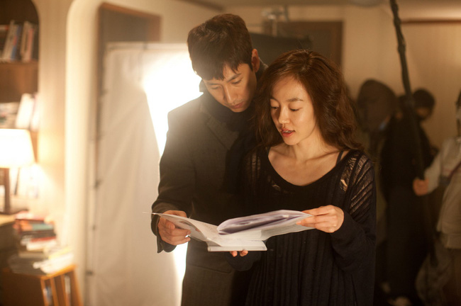 Bạn thân chuyển nhà, vợ trẻ hào hứng gọi chồng tới giúp nhưng nào ngờ cô lại vô tình giao trứng cho ác-2