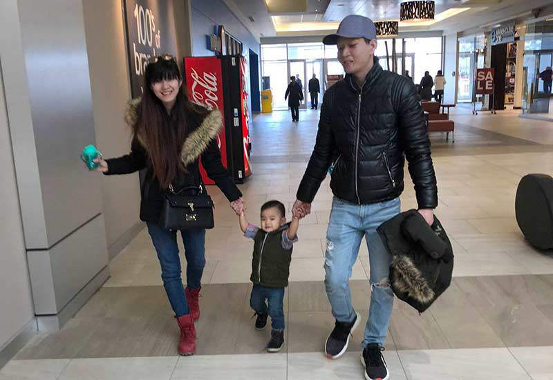 Cảnh sống ở Canada của đôi chồng xấu- vợ xinh sau 4 năm, nhìn ảnh con trai mà bật khóc-12