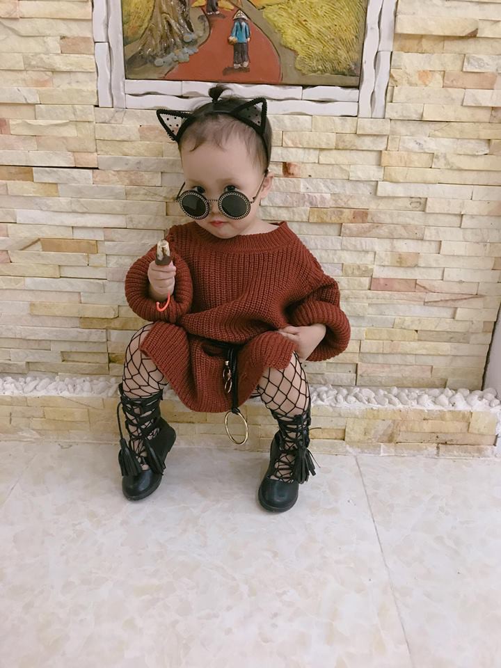 Đêm hôm còn bị bố trêu không ngủ được, bé 3 tuổi đánh điện cầu cứu ông nội rồi chốt một câu làm ai cũng cười ngất-5