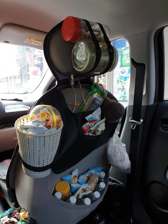 Vừa mở cửa bước lên xe, hành khách đã bị ngợp khi nhìn thấy cảnh tượng bên trong-2