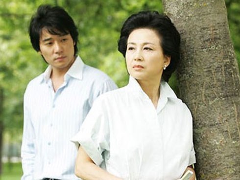 Mẹ vợ tá hỏa khi phát hiện sự thật về chàng con rể bác sĩ đẹp trai, học thức