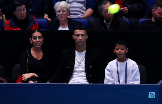Gia đình Ronaldo tiếp sức giúp Djokovic chiến thắng-6