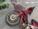 Ô tô tông hàng loạt xe máy ở Sài Gòn, 1 người chết, 4 người nằm la liệt kêu cứu-3