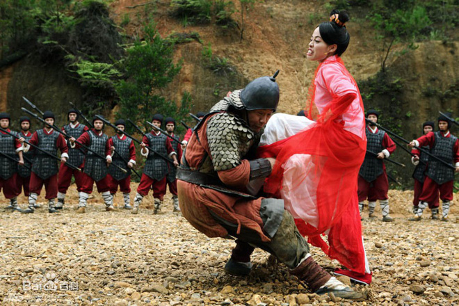 Cuộc sống bí ẩn và nhan sắc thật của cô gái bán hoa răng hô trong Tuyệt đỉnh Kungfu-6