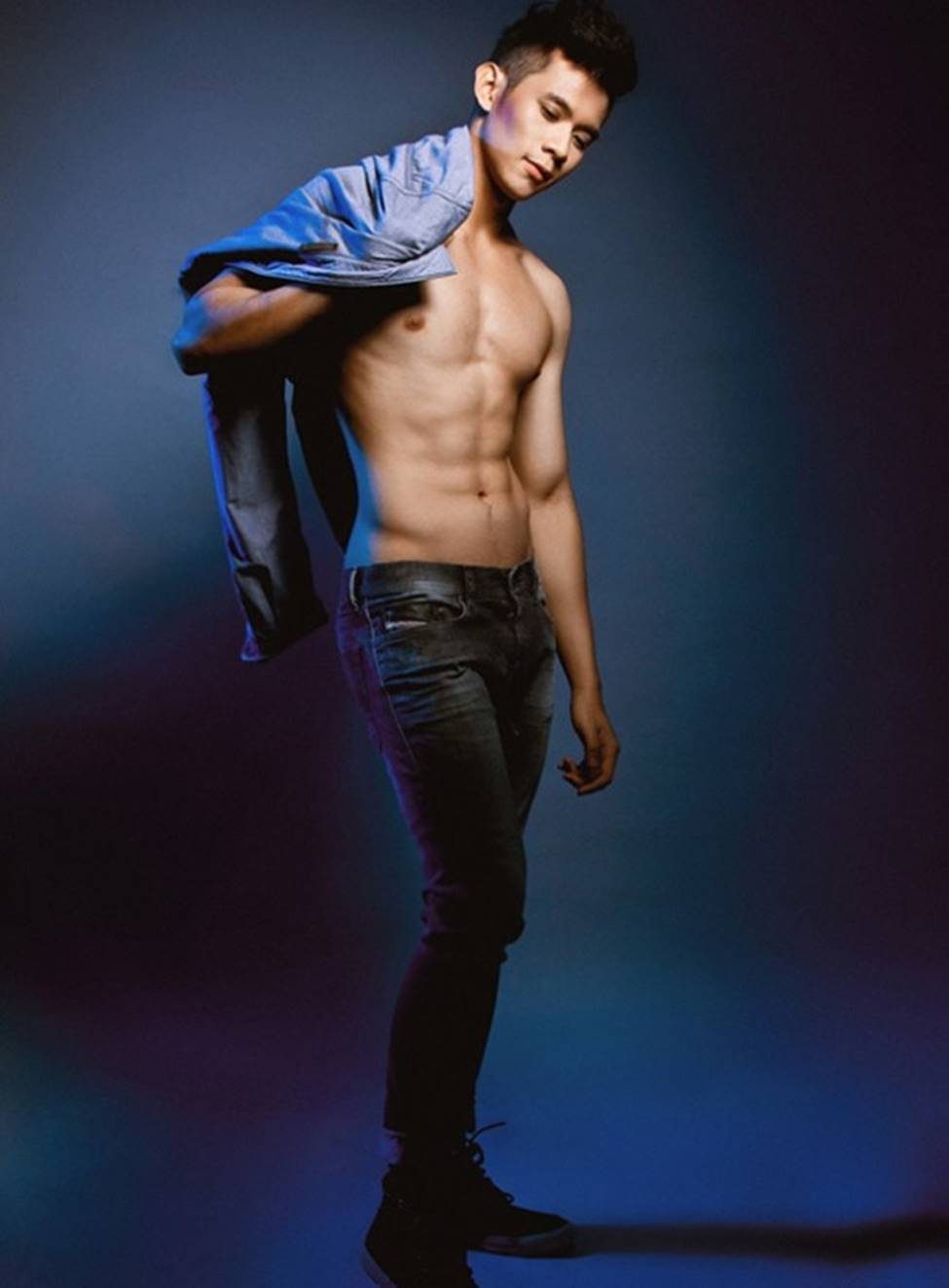 Những soái ca 6 múi trên màn ảnh Việt khiến chị em chao đảo-5