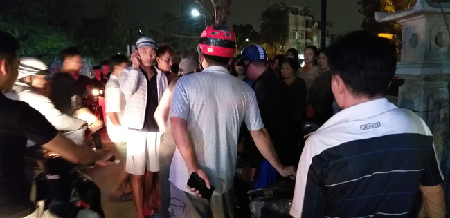 Vợ khóc ngất khi tìm thấy xác chồng dưới hồ sau hơn 1 ngày mất tích bí ẩn-3