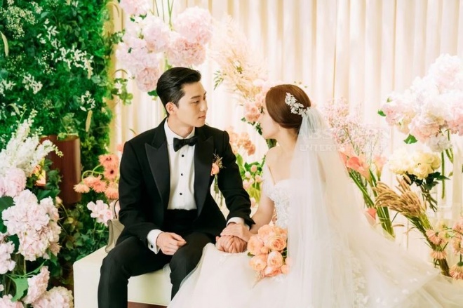 Lộ ảnh cưới tuyệt đẹp trong hôn lễ ngọt ngào viên mãn của cặp đôi chính trong Thư ký Kim-3