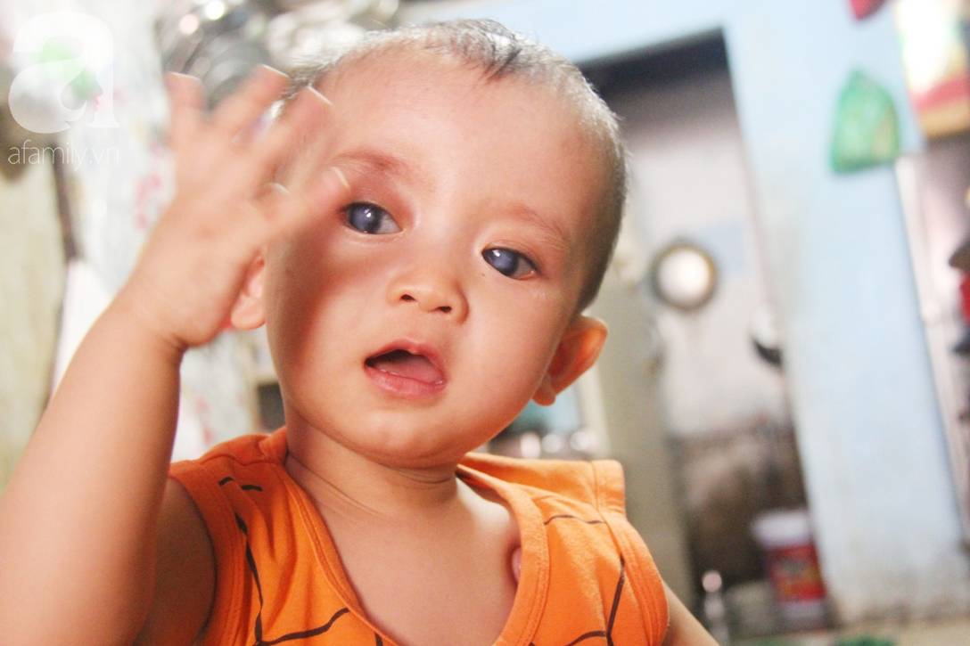 Em quỳ gối xin mọi người hãy cứu lấy Gia Anh, không được ghép giác mạc con em sẽ mù vĩnh viễn-3