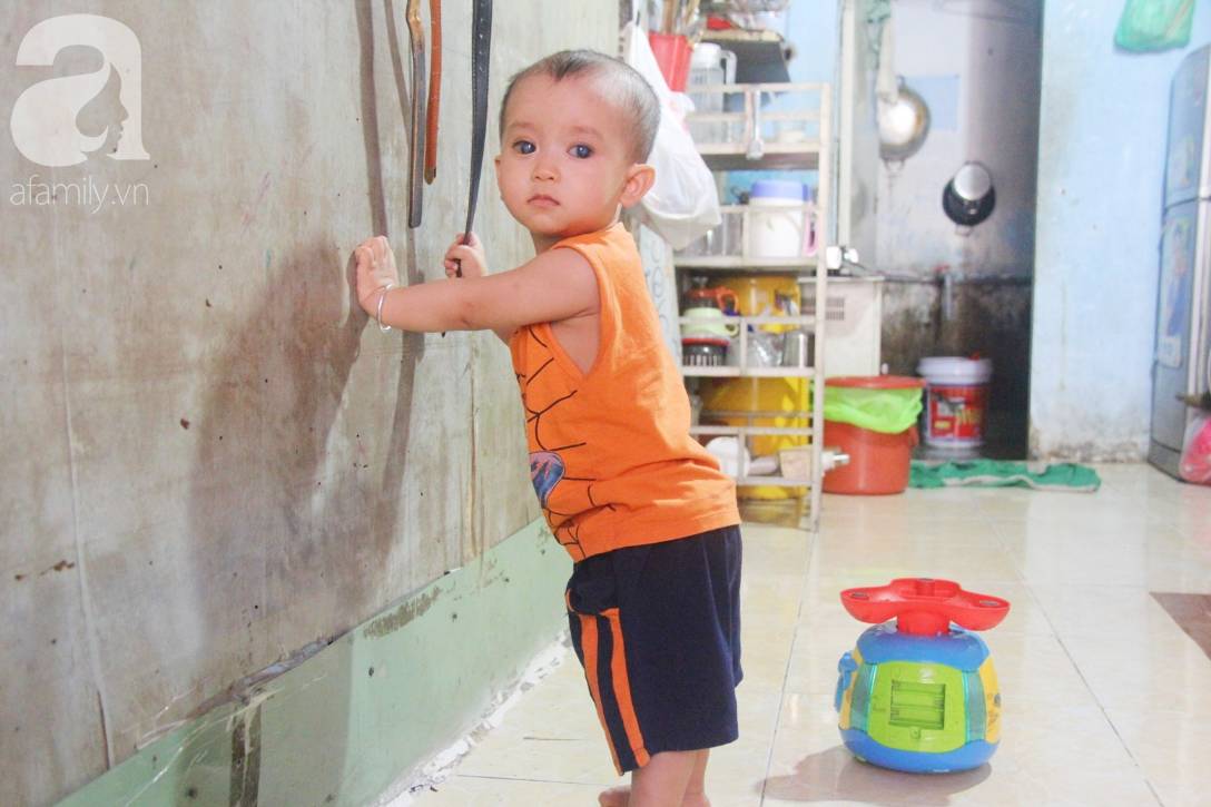 Em quỳ gối xin mọi người hãy cứu lấy Gia Anh, không được ghép giác mạc con em sẽ mù vĩnh viễn-10