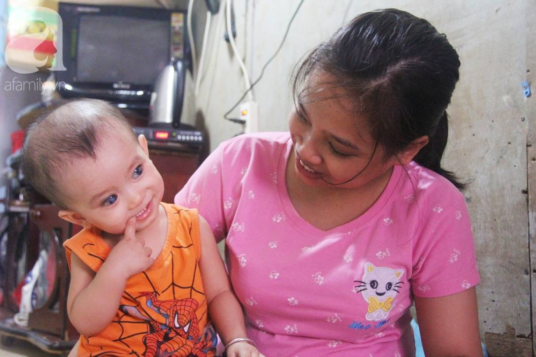 Em quỳ gối xin mọi người hãy cứu lấy Gia Anh, không được ghép giác mạc con em sẽ mù vĩnh viễn-17